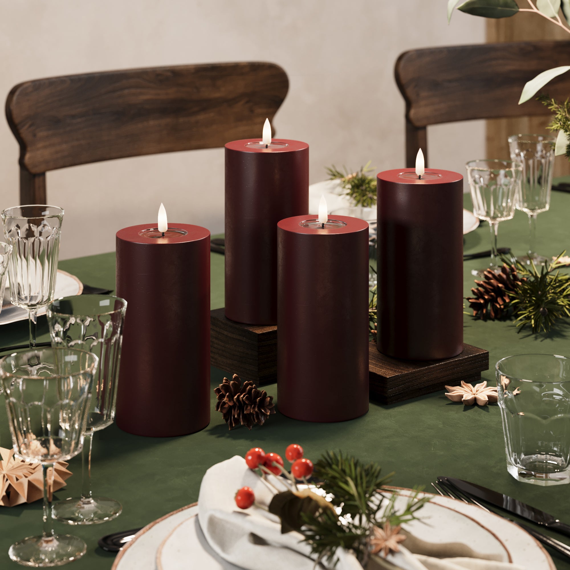 LED-Blockkerzen Ø 7,5 x 15 cm Burgunderrot – 4 Stück