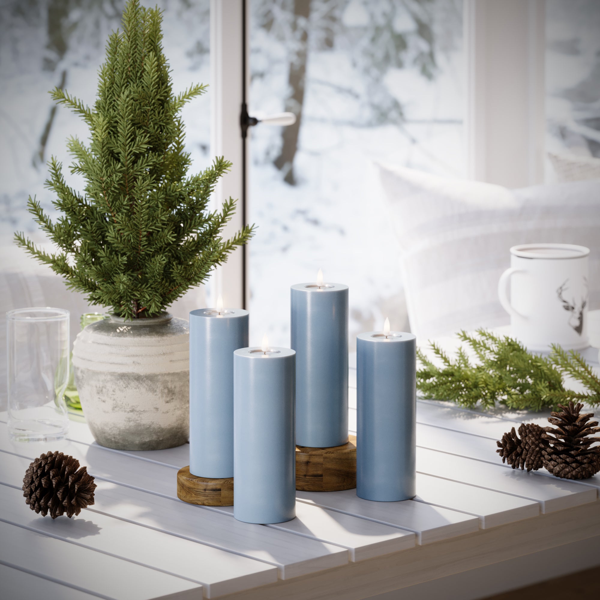 LED-Blockkerzen Ø 7,5 x 20 cm Eisblau – 4 Stück