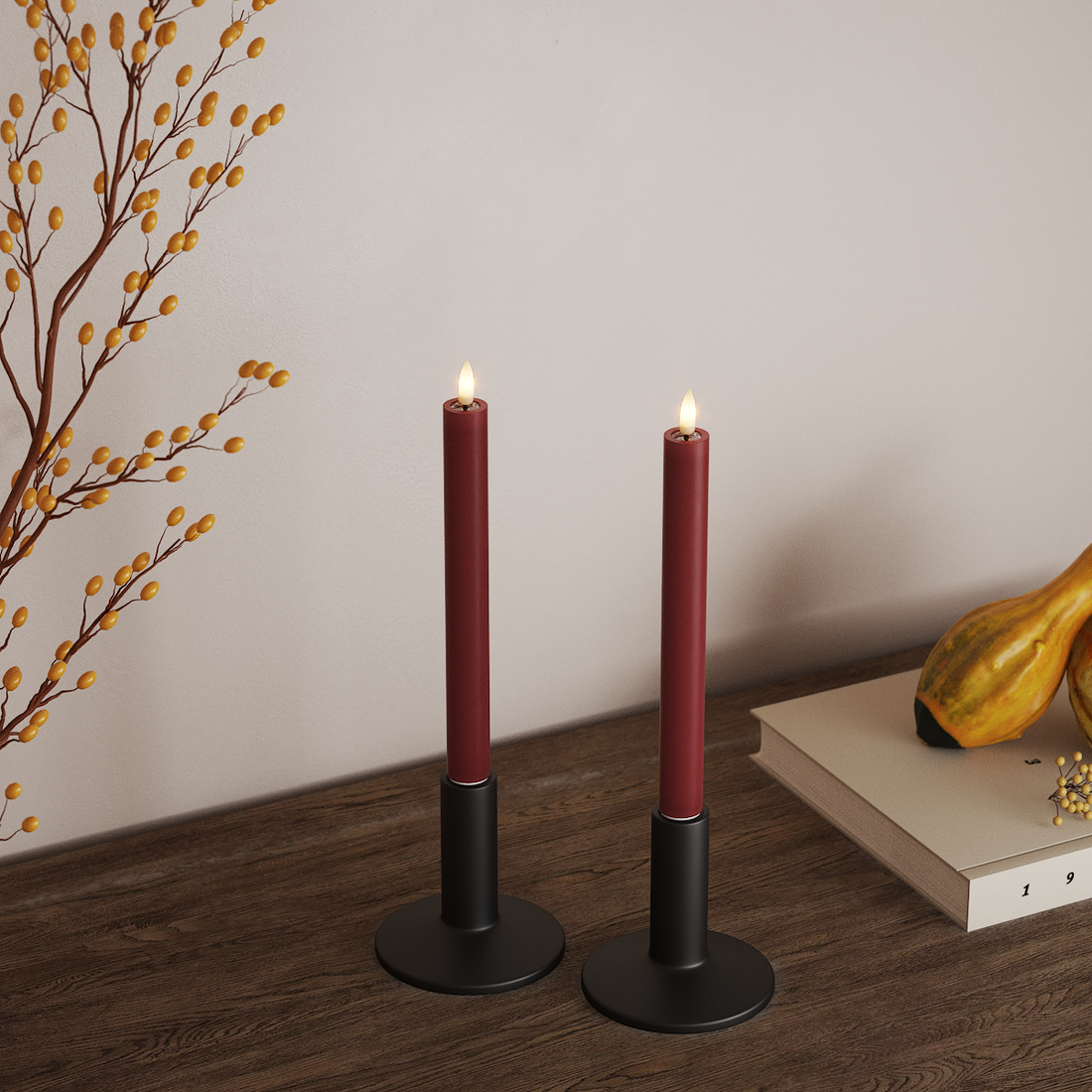 Deluxe Homeart LED Stabkerzen 2 Stück, Ø 2 x 24 cm Bordeaux LED Stabkerzen 4