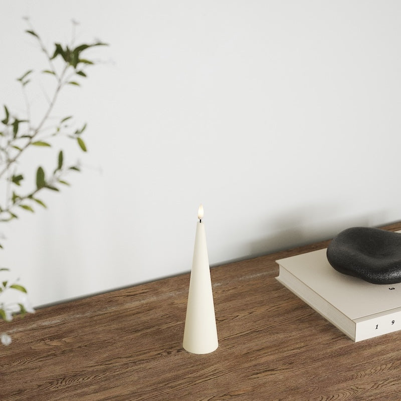 Deluxe Homeart Kegelleuchte D 5 x H 20 cm Creme