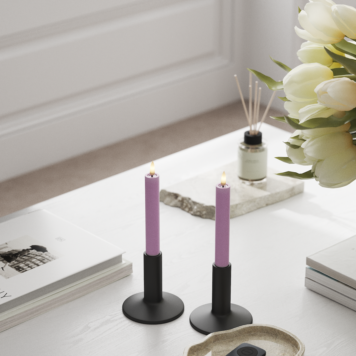 Deluxe Homeart LED Stabkerzen 2 Stück, Ø 2 x 15 cm Lavendel LED Stabkerzen 1