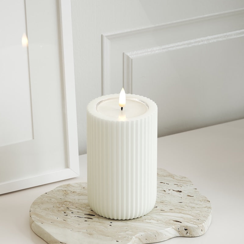 Unique Candles Unique LED Rillenkerzen T 8 x 12,5 cm Weiß